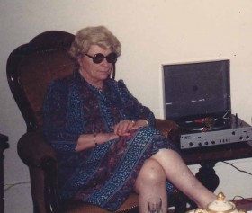 1986 Lisette grosse lunettes
