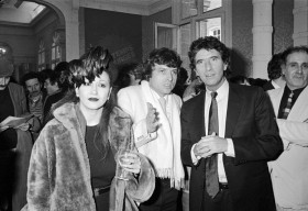 1983, première visite du Ministre de la Culture, Jack Lang au festival ; à gauche, Sapho, à droite, Maurice Pollein, président de l'Association Printemps de Bourges de 1982